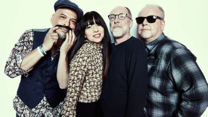 Os membros de Pixies em uma imagem promocional.