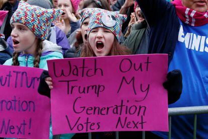 “Tome cuidado Trump, minha geração vota na próxima eleição.” Tirada na marcha de Washington.