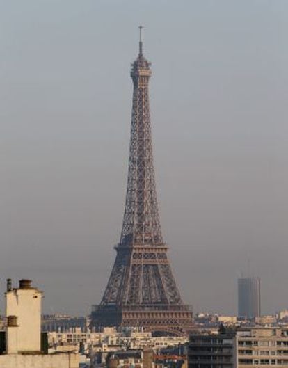 A Torre Eiffel, em Paris.