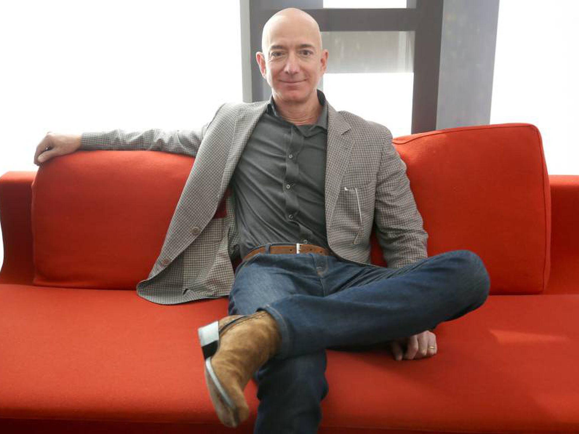 Jeff Bezos vai divorciar-se. O que é que isto significa para a ? –  Observador