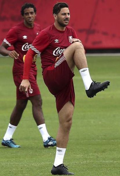 Claudio Pizarro, em um treinamento com Peru