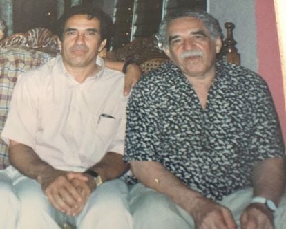Os irmãos Eligio e Gabriel García Márquez.