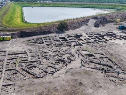 Fotografia aérea da escavação em En Esur, megalópole da Idade do Bronze descoberta em Israel.