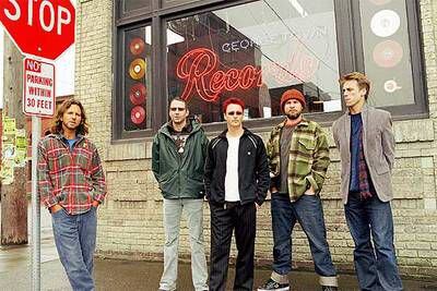 Pearl Jam em foto promocional.