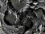 Cráteres en la Luna, con el dedicado a Lenard en la parte izquierda.