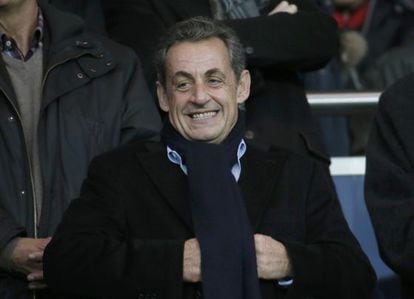 Sarkozy, neste sábado, em um jogo de futebol no Parque dos Príncipes.