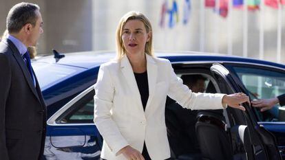 A alta representante para política externa da UE, Federica Mogherini, nesta segunda-feira em Luxemburgo.