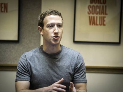 Mark Zuckerberg em uma sala na sede do Facebook em Menlo Park.