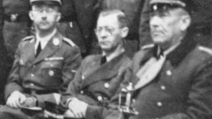 Heinrich Himmler, primeiro sentado à esquerda, em visita à Noruega em 1942.