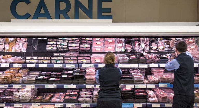Alunos de Formação Profissional Dual no supermercado Aldi em Madri.
