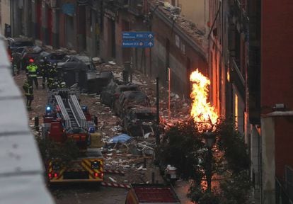 Edifício em chamas no centro de Madri. 
