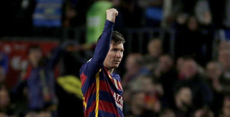 Messi marcou golaço de falta e empatou.