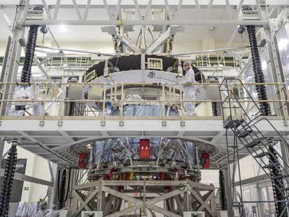 O módulo de serviço da Orion, no Centro Espacial Kennedy.