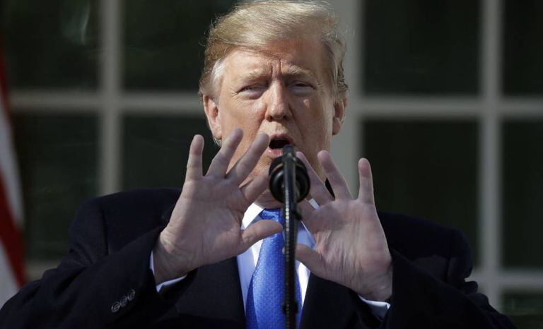 Trump no anúncio em que declarou emergência nacional.