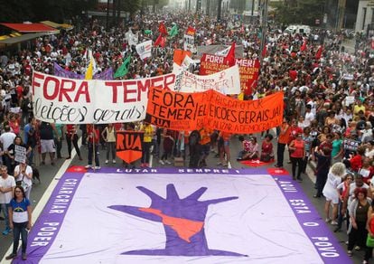 Manifestação na Avenida Paulista, neste domingo.