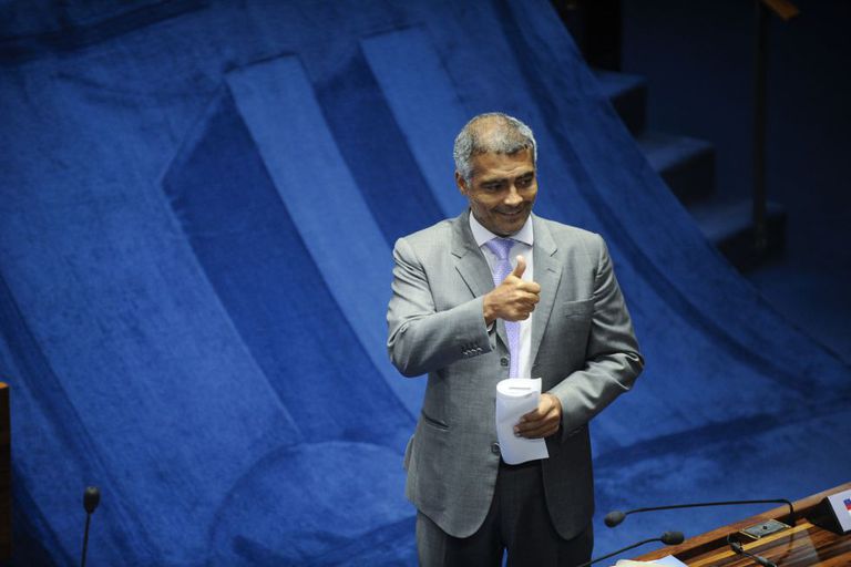O senador Romário, que deve deixar o PSB.