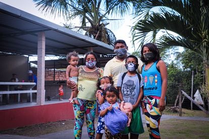 Família de migrantes venezuelanos no Brasil.