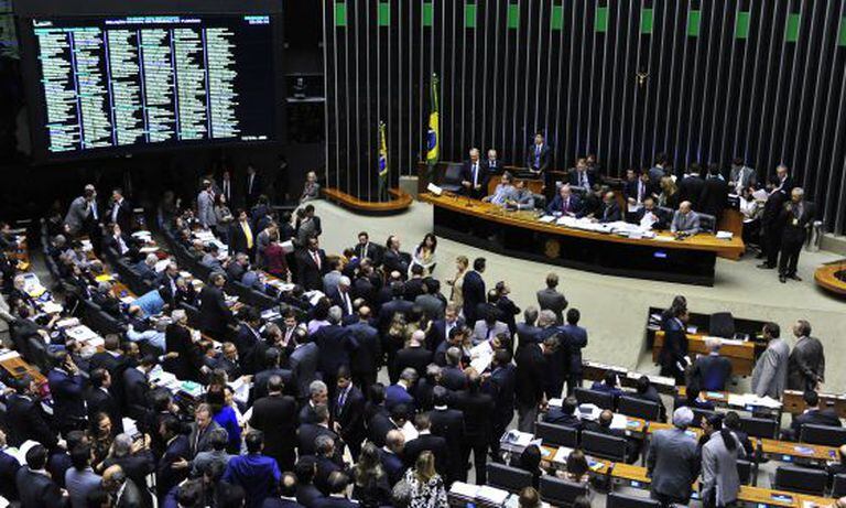 Deputados em votação nesta terça-feira.