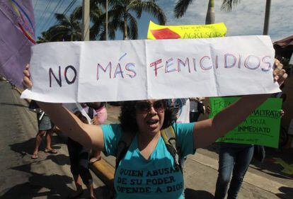 Protestos contra os feminicídios, em Manágua.