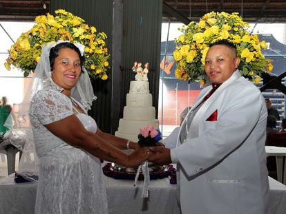 Casal em cerim&ocirc;nia no Rio. / Clarice Castro/ GERJ 