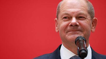 Olaf Scholz, candidato social-democrata a primeiro-ministro da Alemanha, nesta segunda-feira na sede do partido em Berlim.
