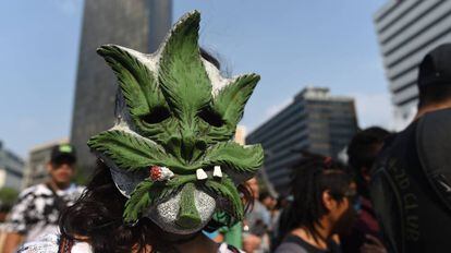 Manifestante na Marcha da Maconha da Cidade do México