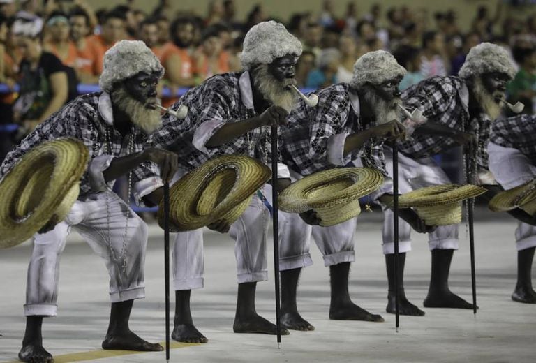 Desfile da escola Paraíso do Tuiuti, que fez um desfile protesto no Rio de Janeiro.