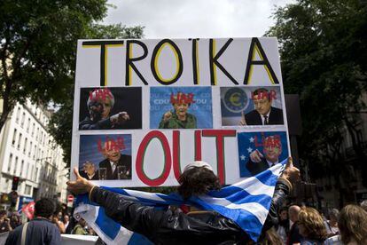 Manifestação contra a ‘troika’ e de apoio à Grécia, no dia 20 de junho, em Paris.