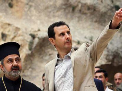 Bashar al Assad visita a cidade cristã de Malula, tomada pelo Exército.