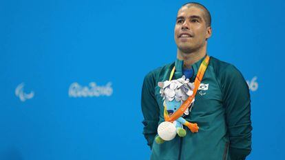 Além da medalha de ouro nos 200m livre S5, Daniel Dias conquistou outras medalhas na Paralimpíada Rio 2016. Uma delas foi a prata na modalidade dos 100m peito SB4.