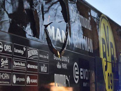 &Ocirc;nibus do Dortmund ap&oacute;s o ataque em 11 de abril.