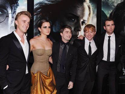 De esquerda a direita, Tom Felton, Emma Watson, Daniel Radcliffe, Rupert Grint e Matthew Lewis, em 2011 em Nova York.