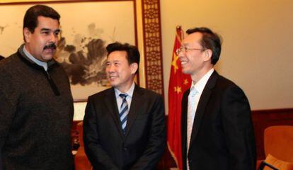 Nicolás Maduro com empresários chineses, nesta terça, em Pequim.