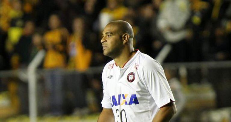Adriano durante a partida contra o The Strongest no último dia 8.