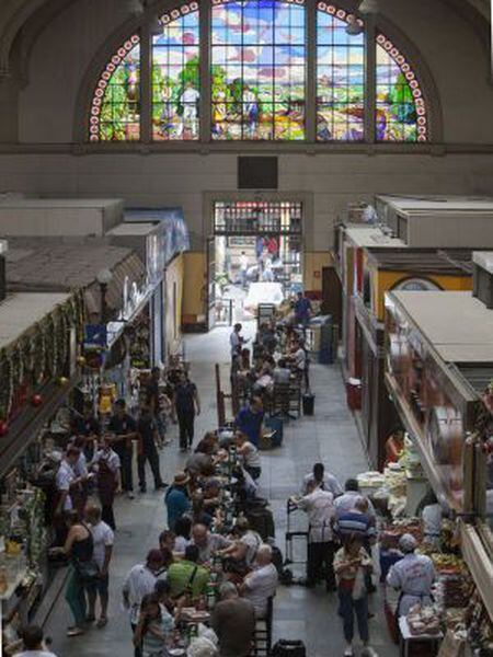 Visitantes no Mercado Municipal de São Paulo.
