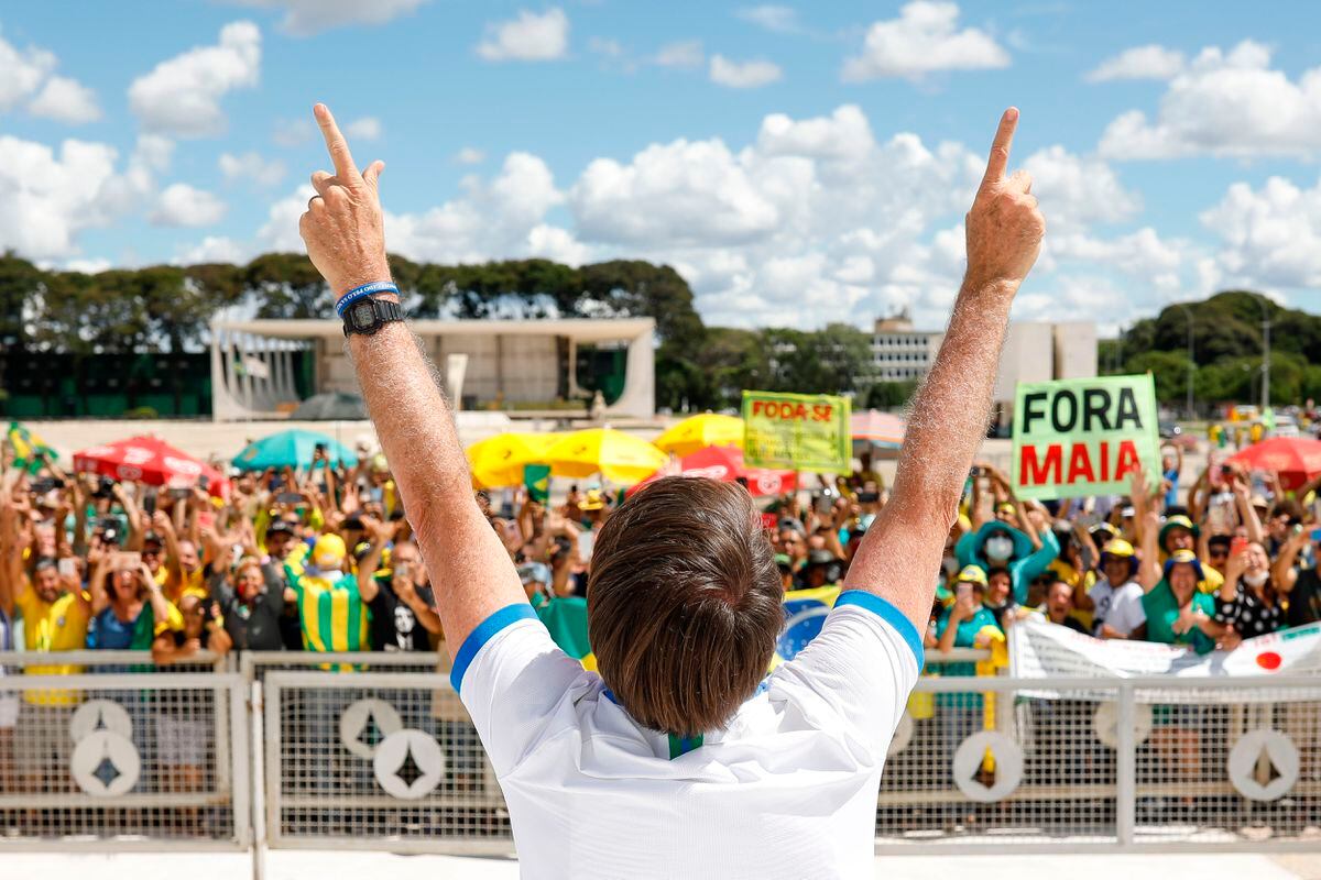 Apoiadores veem traição do presidente Jair Bolsonaro e aliados