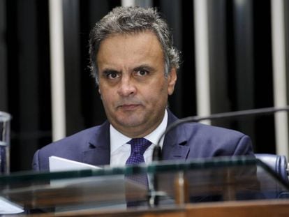 A&eacute;cio Neves no plen&aacute;rio do Senado em abril de 2017.