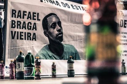 O morador de rua Rafael Braga, preso durante os protestos de 2013, foi condenado a 11 anos de prisão por tráfico