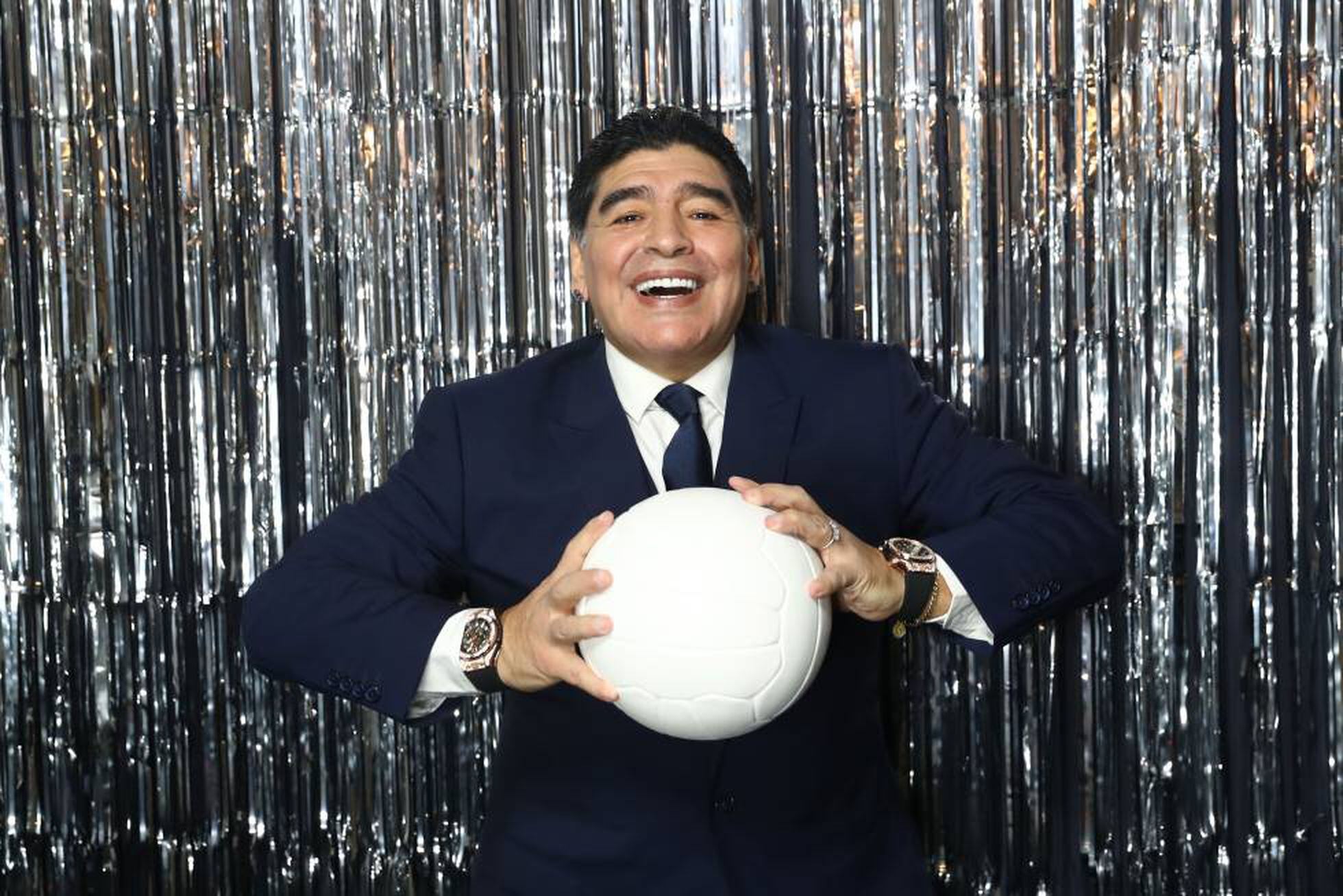 Argentina: Maradona, ex-jogador há 20 anos, em 20 momentos únicos, Esportes