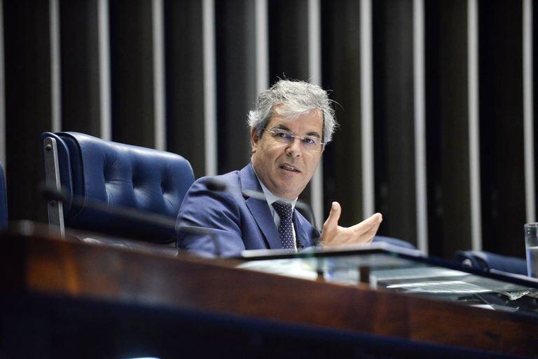 Senador Jorge Viana no Plenário do Senado Federal em maio de 2016