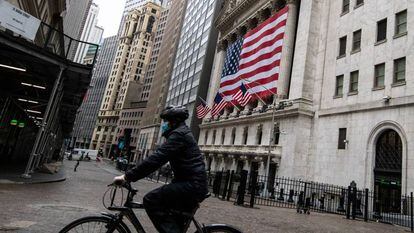 Imagem da Bolsa de Nova York, em Wall Street.