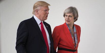 Donald Trump e Theresa May na sexta-feira passada em Washington.