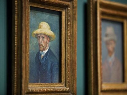 Autorretrato no museu Van Gogh de Amsterdam.