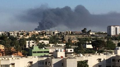 Confrontos violentos – o terceiro conflito em sete meses – irromperam na capital da Líbia.