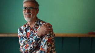 El médico de atención primaria Enrique Gavilán, en una cafetería de Madrid.