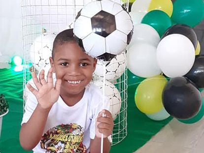 O menino Miguel em foto tirada durante a celebração de seu aniversário.