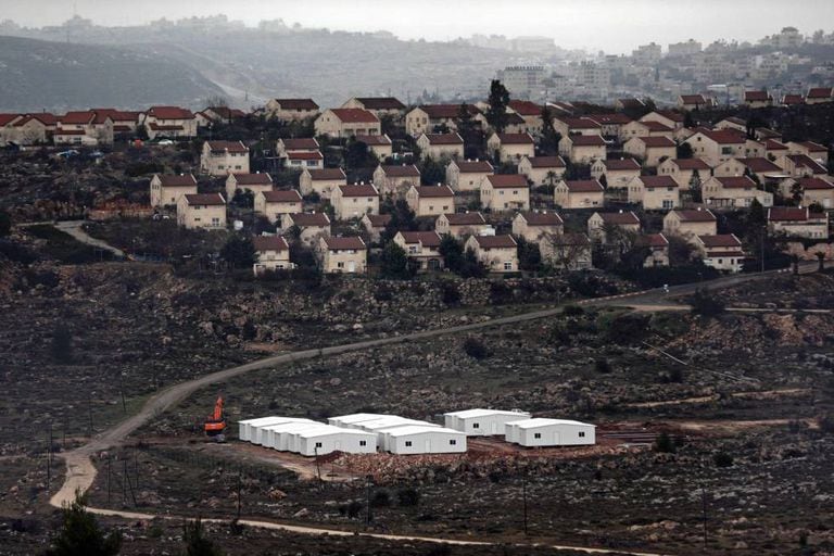 Construção de casas israelenses no norte de Ramallah.