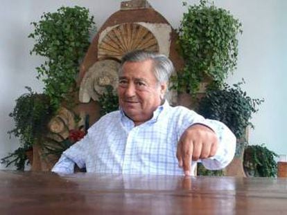 Belarmino Fernández, fundador da rede de restaurantes Rubaiyat em sua casa, em São Paulo, em 2011.