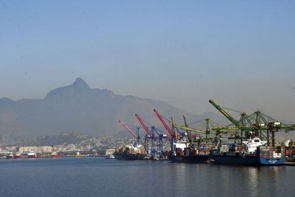 Navios atracados no cais do Porto do Rio de Janeiro, em imagem de arquivo.