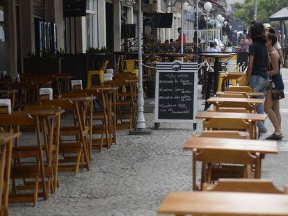 No Rio de Janeiro, bares e restaurantes não têm caixa para atravessar crise.